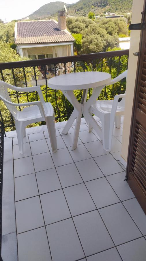 Villa Thomi Skala Rachoni  Buitenkant foto